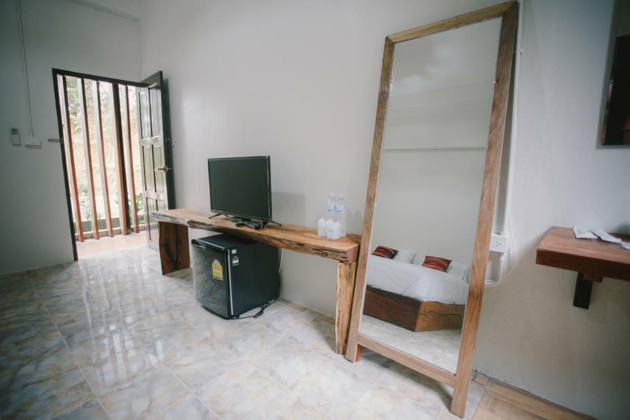 Yayo Coffee And Bed Apartment Чианг Рай Екстериор снимка